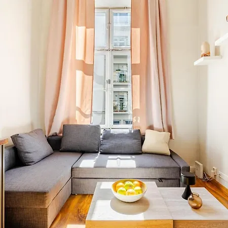 Cozy - New Kitchen - Center By The Royal Palace Apartment *