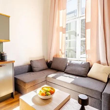 Apartment Cozy - New Kitchen - Center By The Royal Palace *
