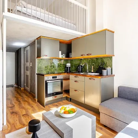 Cozy - New Kitchen - Center By The Royal Palace Apartment